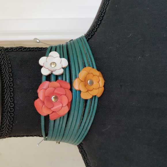 NWOT leather floral cuff bracelet - Picture 9 of 9